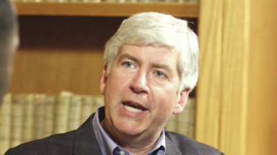 Gov Snyder Waist up sh opt